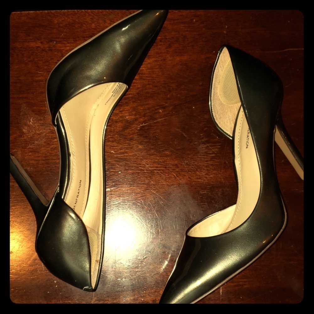 BCBGeneration Gray Metallic D'orsay pumps